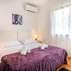 Apartament Rooms&apartments Zelux, Split